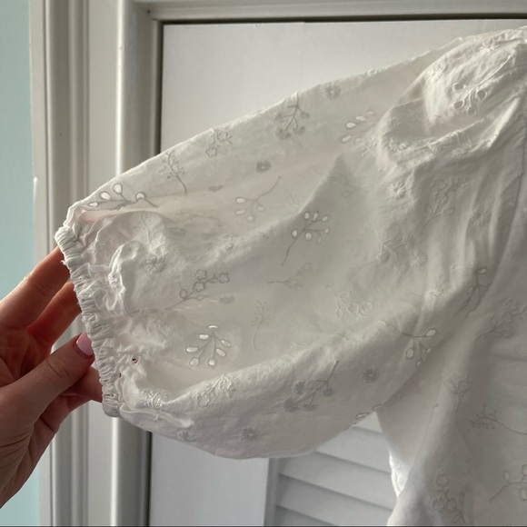 Eyelet Pearl Button Top - Picture 4 of 6